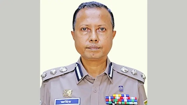 ৮৫ জন আটকের পর অতিরিক্ত ডিআইজি প্রত্যাহার
