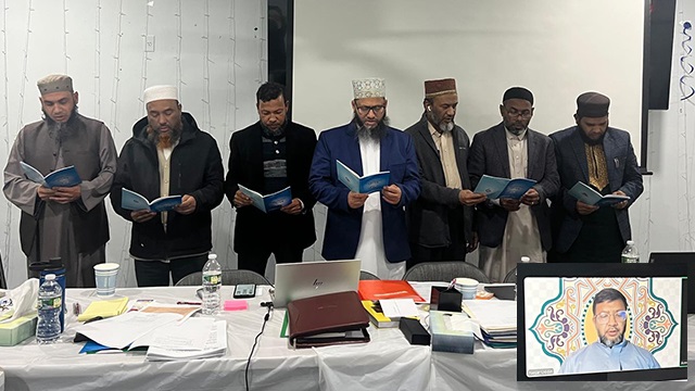 জোনাল প্রেসিডেন্টদের শপথ পড়াচ্ছেন নবনির্বাচিত ন্যাশনাল প্রেসিডেন্ট ইমাম দেলোয়ার হোসাইন