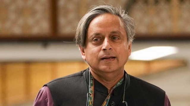 ডাকসু নির্বাচনে শিবিরের জয়ে ‘উদ্বেগ’ প্রকাশ করেছেন কংগ্রেস এমপি শশী থারুর