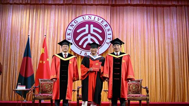 সোকার বিশ্ববিদ্যালয় থেকে সম্মানসূচক ডিগ্রি পেলেন প্রধান উপদেষ্টা