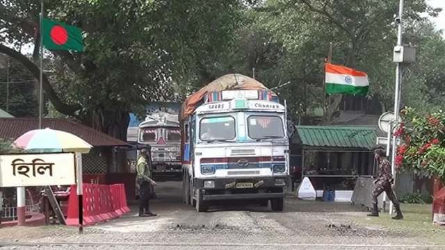 ভারত ট্রানজিট রুট বন্ধ করায় বাংলাদেশের রপ্তানিতে বিরূপ প্রভাব 