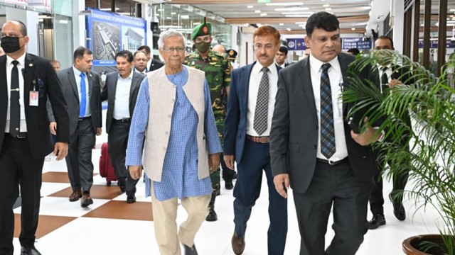 ঢাকার উদ্দেশে রওনা হয়েছেন প্রধান উপদেষ্টা