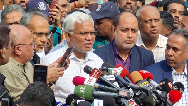 খালেদা জিয়ার চিকিৎসার জন্য বিদেশ ভ্রমণ তার শারীরিক উপর নির্ভর করছে