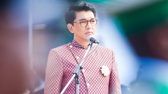 'জেন-জি' বিক্ষোভে মাদাগাস্কারের প্রেসিডেন্টের নতি স্বীকার