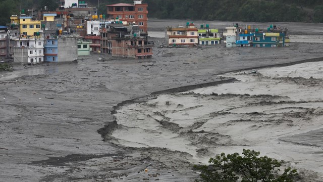 নেপালে ভারী বৃষ্টিপাতে কমপক্ষে ৪৭ জনের মৃত্যু, বন্ধ রাস্তাঘাট 