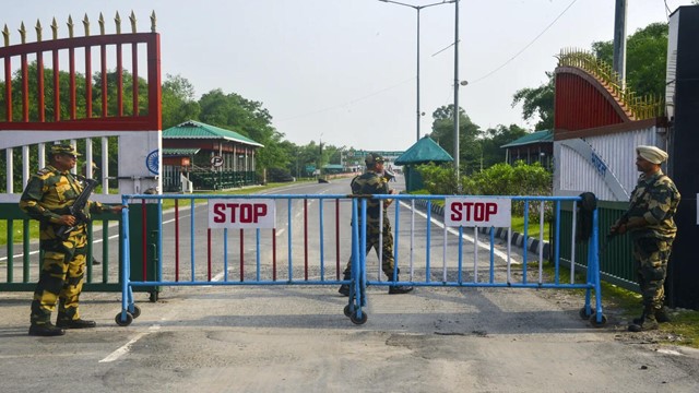 শিলিগুড়ি করিডোরের কাছে সামরিক অবস্থান জোরদার করছে ভারত 