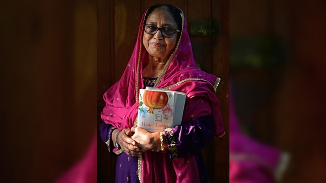 ভারতীয় লেখক বানু মুশতাকের বুকার পুরস্কার জয়