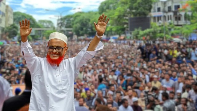 কারামুক্তির এটিএম আজহারকে সংবর্ধনা, ধন্যবাদ দিলেন ‘জুলাই বিপ্লবীদের’