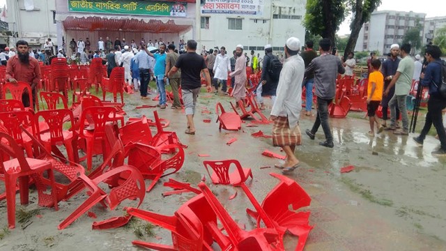 গোপালগঞ্জে এনসিপির সমাবেশে হামলাকে ঘিরে সংঘর্ষে নিহত ৩