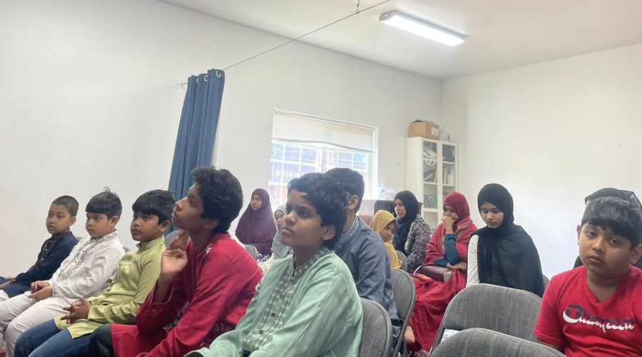 উপস্থিত ছাত্রছাত্রীবৃন্দ