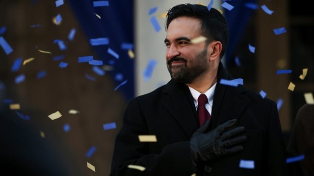 দায়িত্ব নেবার প্রথম দিনই একগুচ্ছ নির্বাহী আদেশ জারি করলেন মামদানি