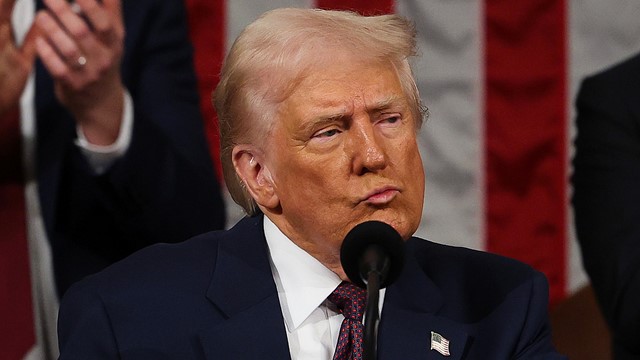 পেলোসির অবসর ঘোষণার পর তাকে 'শয়তান' বললেন ট্রাম্প 