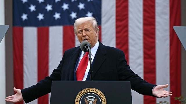 শুল্ক হুমকি দিয়ে ৫ যুদ্ধ থামিয়েছেন ট্রাম্প; "ট্রিলিয়ন" আয় হয়েছে যুক্তরাষ্ট্রের