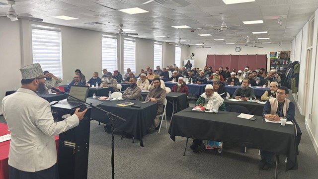 ছবি: নেতৃত্ব ও সমসাময়িক বিষয়ক আলোচনা করছেন মুনা ন্যাশনাল প্রেসিডেন্ট