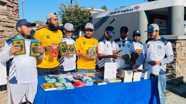 লস অ্যাঞ্জেলেসে মুনা&rsquo;র স্ট্রিট দাওয়াহ কর্মসূচি অনুষ্ঠিত