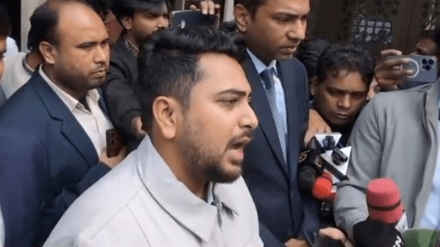 ঢাকায় এনসিপির আহ্বায়ক নাহিদ ইসলামের নির্বাচনী অফিসে গুলি