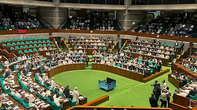 আবারও সংবিধান সংস্কার পরিষদের আলোচনা নিয়ে সংসদে উত্তেজনা