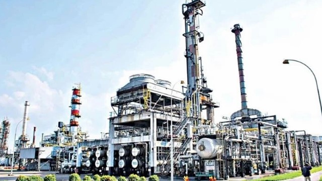 অপরিশোধিত তেলের ঘাটতিতে বন্ধের ঝুঁকিতে বাংলাদেশের একমাত্র রাষ্ট্রায়ত্ত তেল শোধনাগার