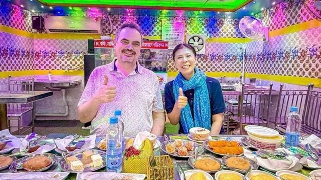 বরিশালের ঐতিহ্যবাহী মিষ্টির স্বাদে খুশি হয়ে যুক্তরাষ্ট্রের রাষ্ট্রদূতের পোস্ট