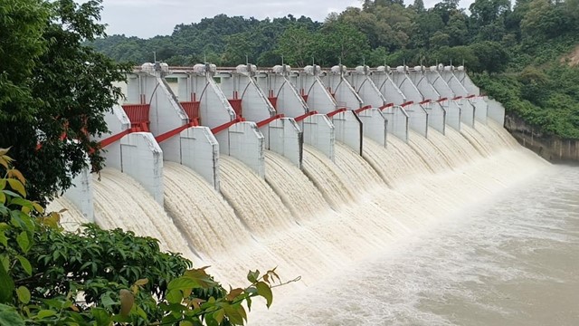 কাপ্তাই হ্রদের পানির উচ্চতা বাড়ায় খুলে দেওয়া হবে ১৬টি স্পিলওয়ে গেট 