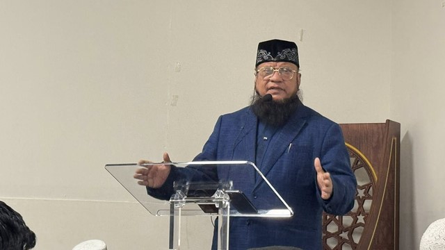 হলিউড মসজিদে আল-কুরআন বিতরণ ও ফান্ডরেইজিং কার্যক্রম