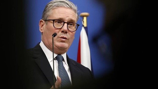 এপস্টাইন-সম্পর্কিত বিতর্কের জেরে পদত্যাগের দাবি প্রত্যাখ্যান করলেন ব্রিটিশ প্রধানমন্ত্রী 