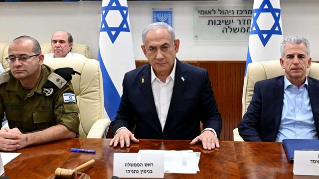 &lsquo;ইরানে শাসন বিপ্লব&rsquo; ঘটার ভবিষ্যৎবাণী &lsquo;হাস্যকর&rsquo;, তার থেকেও হাস্যকর নেতানিয়াহু!