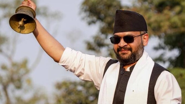 বলেন শাহ ক্ষমতা গ্রহণের কয়েক মাসের মধ্যেই নেপালের বুকে আবারও বিক্ষোভ