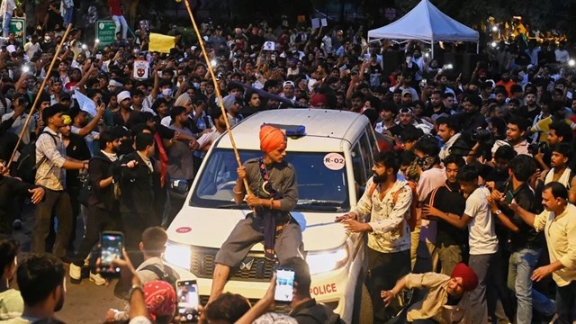সিজেপির তৃতীয় দফার বৈঠক শুরু হওয়ার আগেই ভারতের শিক্ষামন্ত্রীর পদত্যাগ