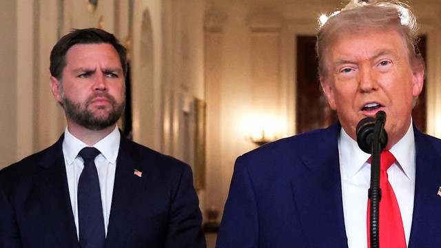 ট্রাম্পকে ইরানে হামলা করা থেকে বিরত রাখার চেষ্টা করছেন ভ্যান্স 