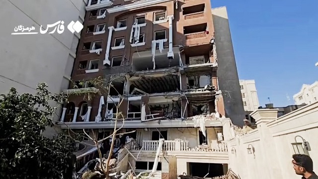 ইরানের বন্দর আব্বাসে ভয়াবহ বিস্ফোরণ, নিহত ১