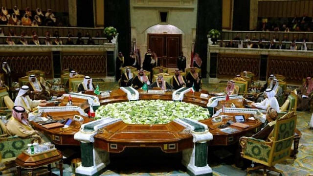 পচন ধরা অংশ কেটেই ফেলুন&rsquo;: ইরানকে একঘরে করতে ট্রাম্পকে আরব দেশগুলোর চাপ