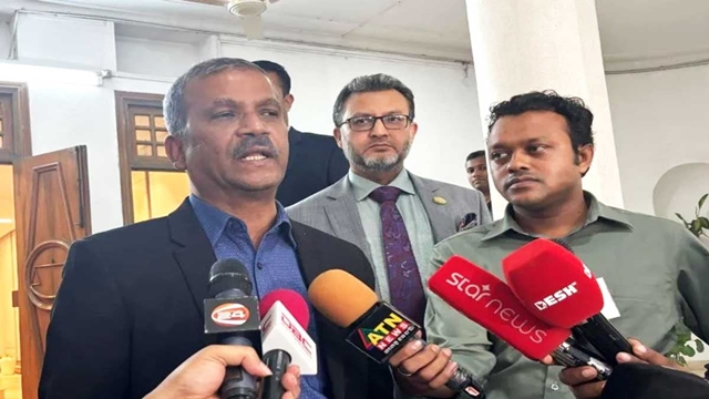 হাসিনার অনুসারীদের জামিন নিয়ে কড়া বার্তা আইন উপদেষ্টার: &lsquo;খুনের আশঙ্কা থাকলে জামিন নয়&rsquo;