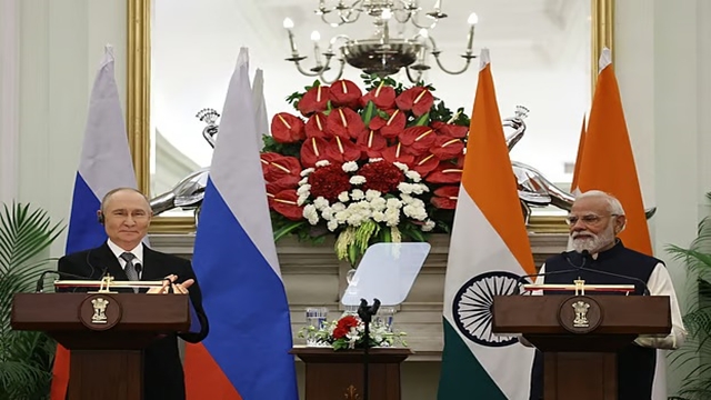 ভারতকে ‘নিরবচ্ছিন্নভাবে’ জ্বালানি সরবরাহ দিতে প্রস্তুত রাশিয়া: পুতিন