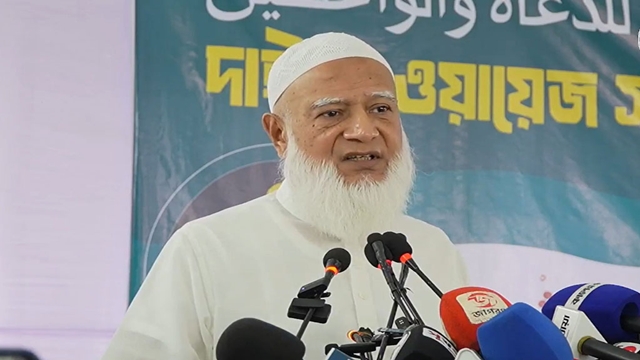 মক্কায় কোরআন প্রতিযোগিতায় বিজয়ী হাফেজদের জামায়াত আমিরের সংবর্ধনা