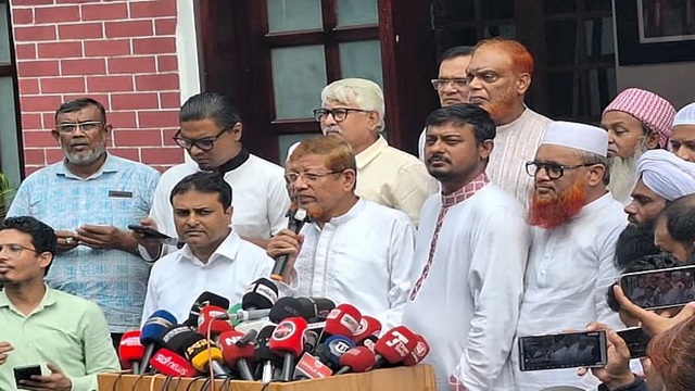 রংপুর অভিমুখে লংমার্চে পাঁচ জেলায় পথসভা করবে ১১ দলীয় ঐক্য